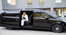 Top-rated van taxi for DIA airport in Parker, CO